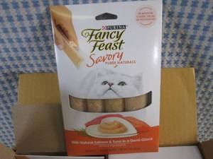 lot 325 image: (BR3) Case of Cat Treats 30 - 4-Pack  2 Inner Boxes with 15 4-Packs Fancy Feast Puree Salmon & Tuna Past Date