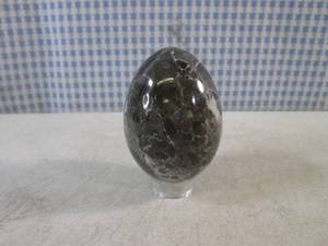 lot 331 image: (FS) Polished Stone Egg - 2 34 x 2