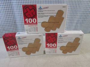 lot 340 image: (EC1) 3 Boxes of 100 Assorted Size Bandages
