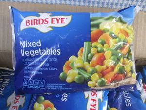 lot 384 image: (FRZ) Case of 12 Bags Frozen Mixed Vegetables 1 Pound Bags Past Date