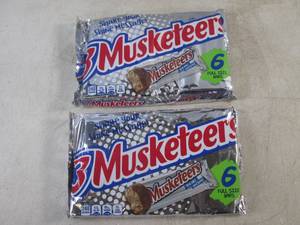 lot 413 image: (B-3) 12 - 3 Musketeers Candy Bars - 2 Packages of 6 Full Size Bars Best by March 2024