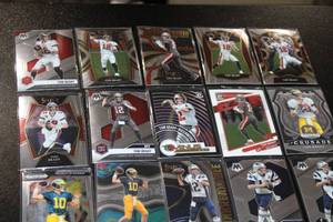 lot 80 image: Tom Brady Football Card Lot  20 Cards