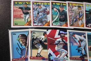 lot 99 image: Minnesota Twins In Person Autograph Lot  18 Autograph Cards