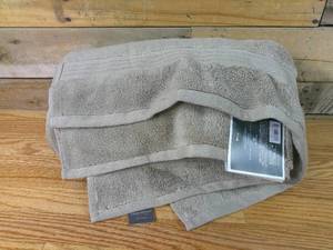 lot 55 image: Lot of 2 Spa Plush Bath Towel Tan - Threshold