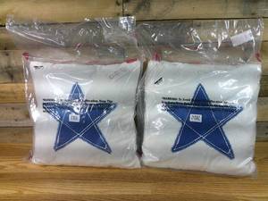 lot 80 image: Set of 2 Threshold 18x18 Toss Pillows Applique Star w Corner Tassels