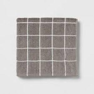 lot 6 image: Set of 2 Everyday Bath Towel - Room Essentials-Dark Gray