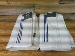 lot 104 image: Lot of 2 Spa Plush Bath Towel Blue Stripe - Threshold