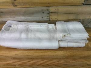 lot 80K image: Set of 2 Performance Plus Threshold Hand Towels and 1 Bath Towel- Cream
