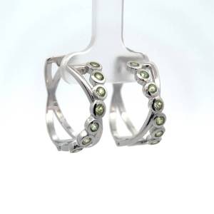 New 0.75 Carat Peridot X Hugs Crossover Contemporary Bezel Hoop Earrings Retail $899