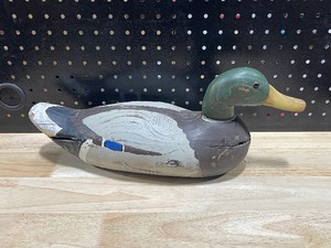 lot 7 image: Wood Duck Decoy