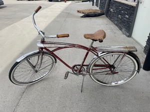 lot 26 image: Murray Meteor Flite Bicycle with Headlights