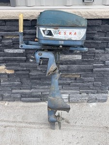 lot 27 image: ESKA 7 HP Boat Motor