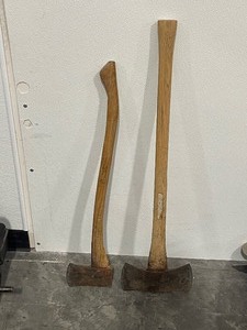 lot 31 image: Axes