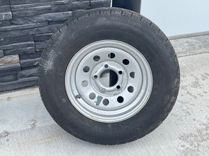 lot 15 image: Trailer Tires and Wheels