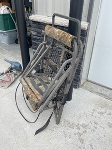 lot 17 image: Portable Tree Stand