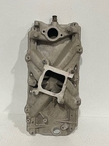 lot 20 image: Edelbrock Torker Intake Manifold