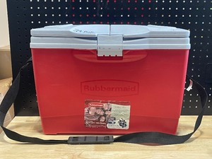 lot 53 image: 24 Pack Cooler Rubbermaid