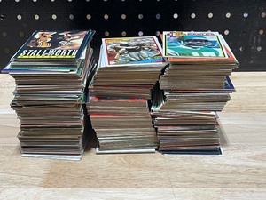 lot 74 image: Vintage Football Cards