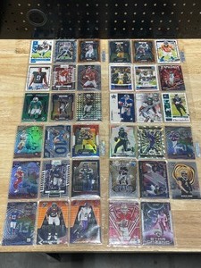 lot 76 image: Football Trading Cards Many Stars