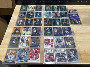 lot 78 image: Football Cards Includes Star Players