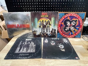 lot 103 image: KISS Vinyl Albums