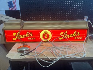 lot 137 image: Strohs Beer Pool Table Light