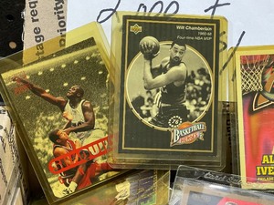 lot 57 image: Box of Basketball Stars, Hall of Famers