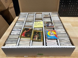 lot 59 image: Basketball Trading Cards