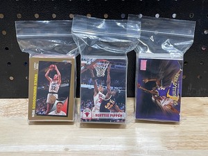 lot 66 image: Basketball Trading Cards