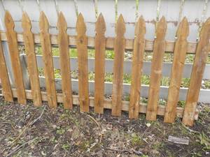 lot 104 image: Wood Picket Fencing 75 Long x 36 High