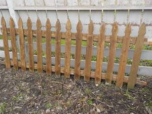 lot 105 image: Wood Picket Fencing 88 Long x 36 High