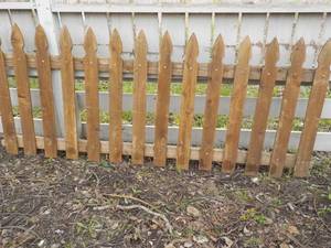 lot 109 image: Wood Picket Fencing 86 Long x 36 High