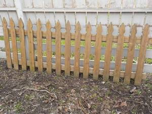 lot 112 image: Wood Picket Fencing 91 Long x 36 High