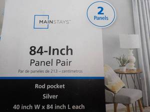 lot 140 image: 2 x 40 x 84 Mainstays Panels...