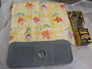 lot 184 image: Taco Stands, Tablecloth, and Silverware Mat