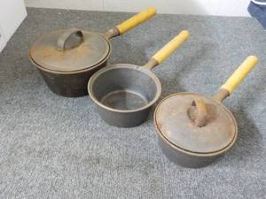 lot 3 image: 3 Cast Iron Pans and 2 Covers with Wood Handles