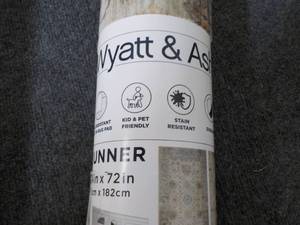 lot 13 image: Wyatt and Ash Machine Washable Area Rug 5 ft x  x 7 ft 5 - new