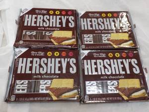 lot 40 image: 4 x 6 packs Hersheys Full Size Candy Bars