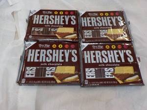 lot 41 image: 4 x 6 packs Hersheys Full Size Candy Bars