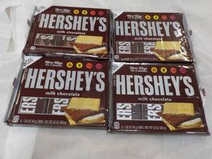 lot 42 image: 4 x 6 packs Hersheys Full Size Candy Bars
