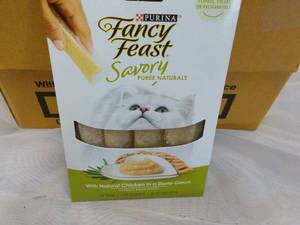 lot 50 image: 30 x 4 packs Natural Chicken in a Demi Glaze Purina Fancy Feast Savory Cat Treats retail $3 each