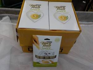 lot 51 image: 30 x 4 packs Natural Chicken in a Demi Glaze Purina Fancy Feast Savory Cat Treats retail $3 each