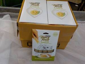lot 52 image: 30 x 4 packs Natural Chicken in a Demi Glaze Purina Fancy Feast Savory Cat Treats retail $3 each