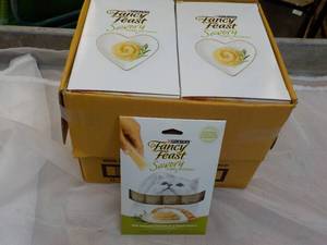 lot 53 image: 30 x 4 packs Natural Chicken in a Demi Glaze Purina Fancy Feast Savory Cat Treats retail $3 each