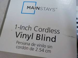 lot 67 image: Mainstays 1 Cordless Vinyl Blind 34 x 72