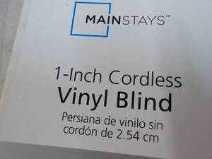 lot 68 image: Mainstays 1 Cordless Vinyl Blind 31 x 64
