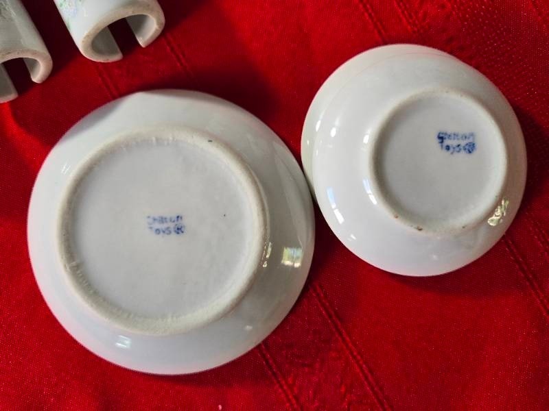 lot 64 image: Chilton Toys Childrens Tea Set