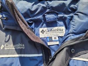 lot 87 image: Columbia Medium Mens Hooded Jacket