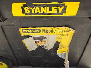 lot 109 image: Stanley Mobile Tool Chest