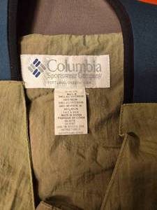 lot 125 image: Columbia Mens Medium Fishing Vest